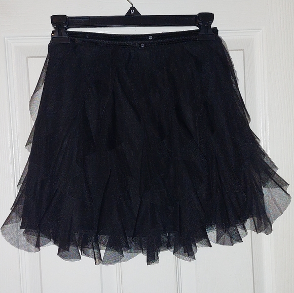 Cherokee Black sequin lining on the waist ruffle all around - Picture 2 of 3